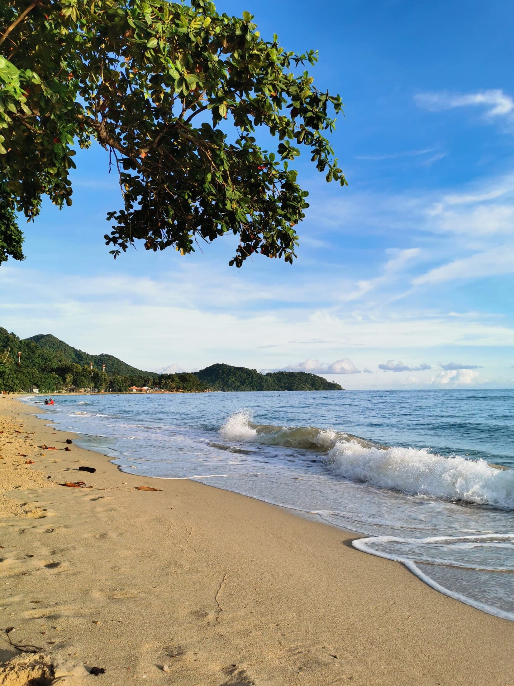 Waves on the shore at Lonely Beach, Koh Chang